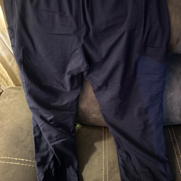 Roth Navy Blue Scrubs Top and Pants - Picture 5 of 5